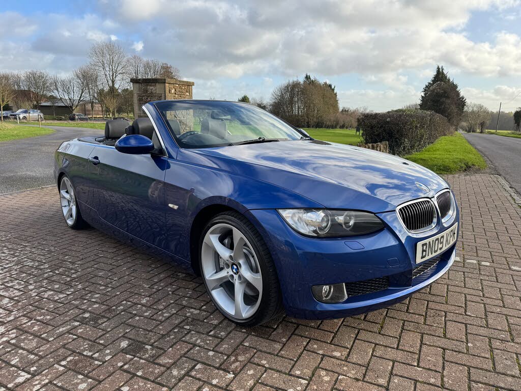 2009 BMW 3 Series 3.0 330i SE Convertible 2d auto
