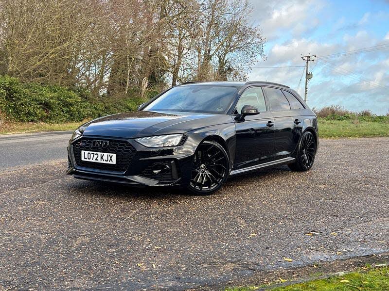 2022 Audi RS4 Avant 2.9 TFSI Carbon Black