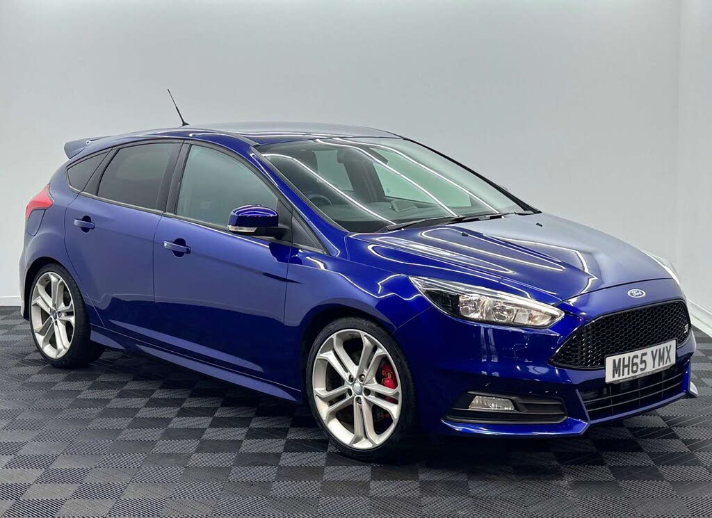 2016 Ford Focus 2.0T ST2 Hatchback