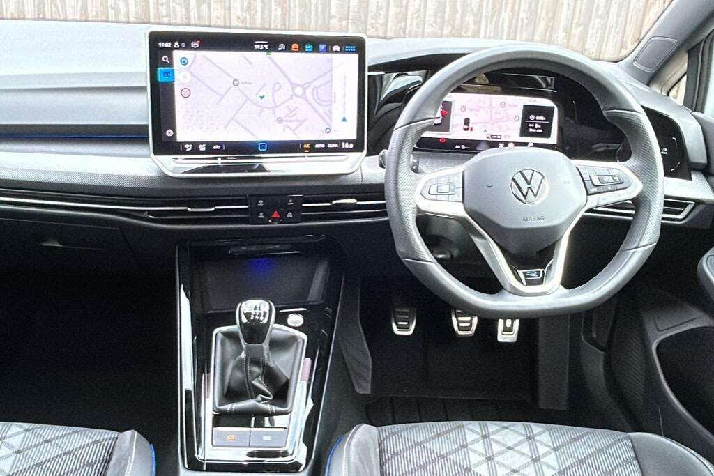 2025 Volkswagen Golf 1.5 TSI R-Line Hatchback