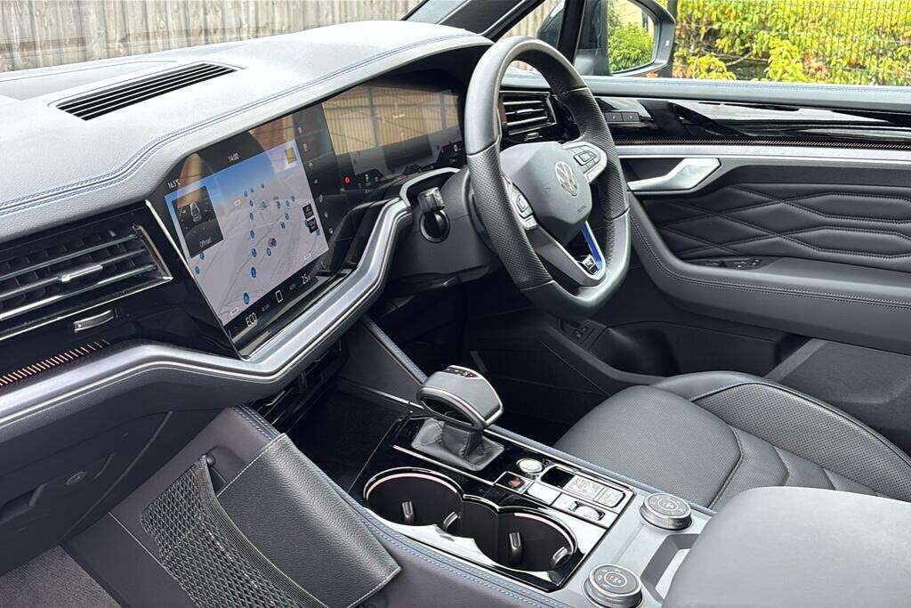 2025 Volkswagen Touareg 3.0TSI R