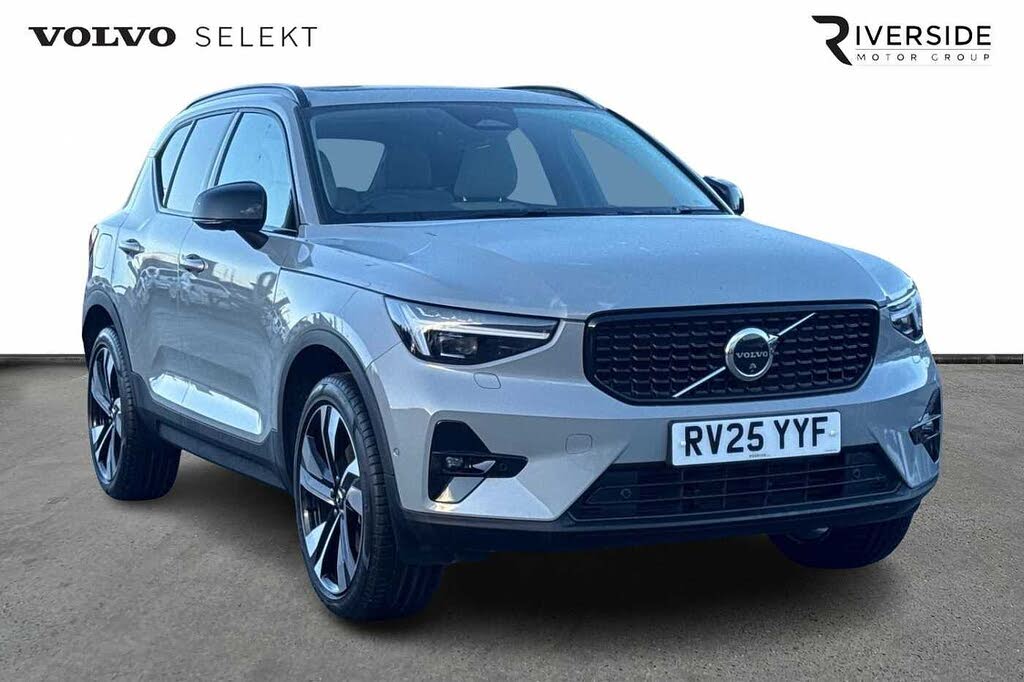2025 Volvo XC40 2.0 B3 Ultra (Bright