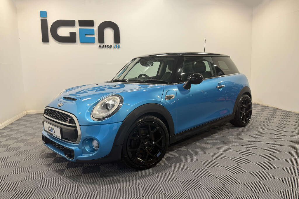 2016 MINI Mini 2.0 Cooper S (Chili) (s/s) Hatchback 3d