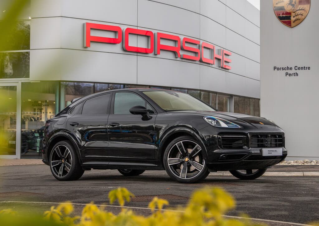2023 Porsche Cayenne 3.0 V6 E-Hybrid Platinum Edition (340ps) Coupe