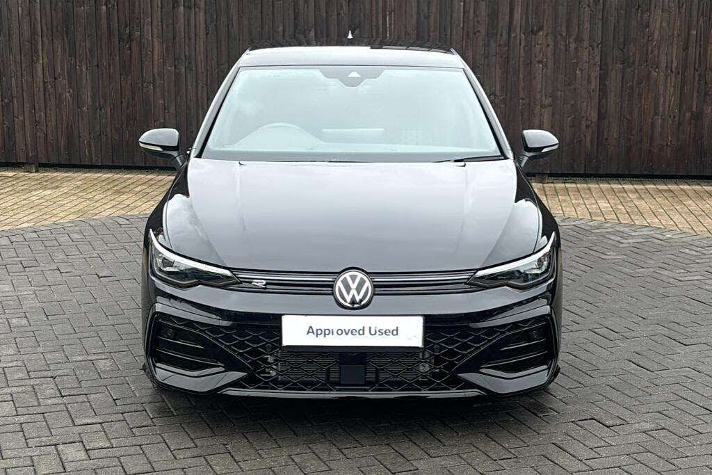 2025 Volkswagen Golf 1.5 eTSI Black Edition