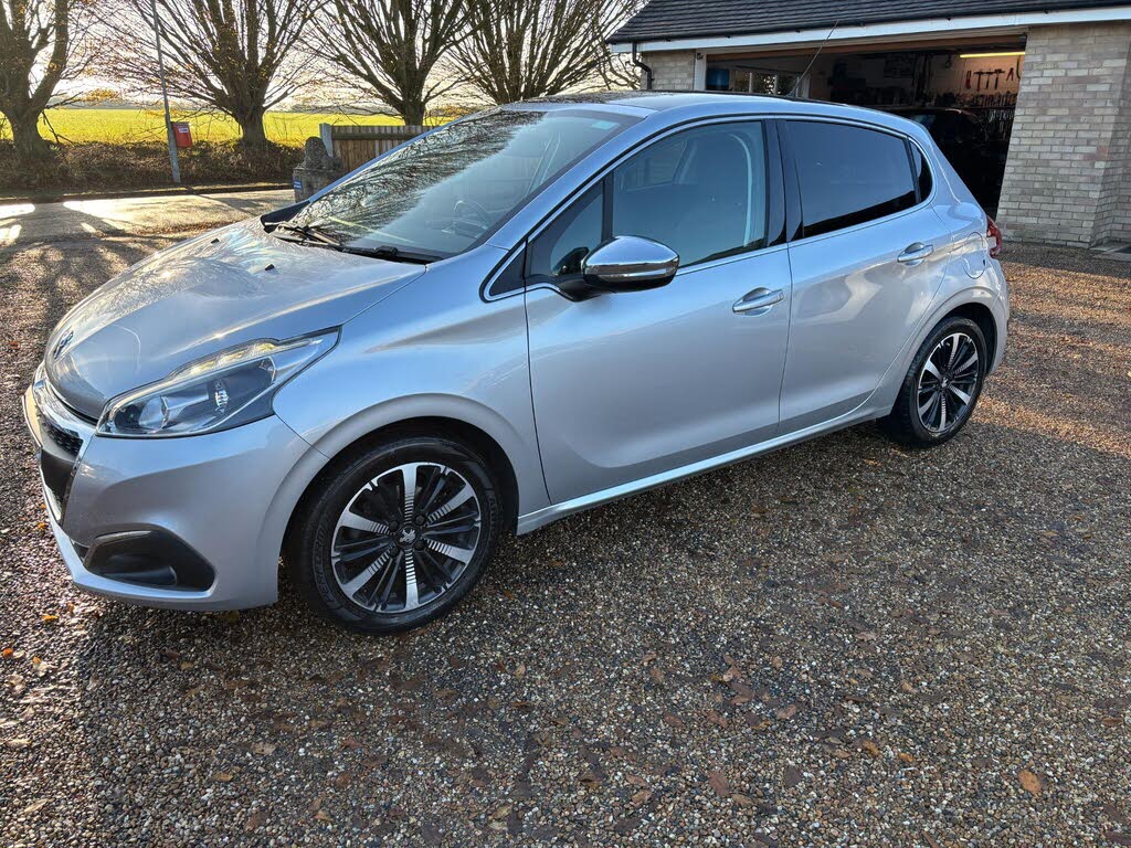 2018 Peugeot 208 1.2 PureTech Allure Premium (s/s)