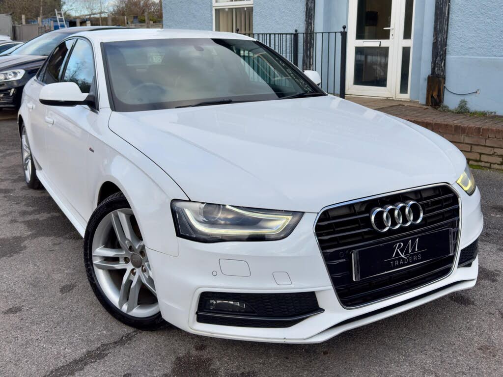 2013 Audi A4 2.0TD S Line (150ps)