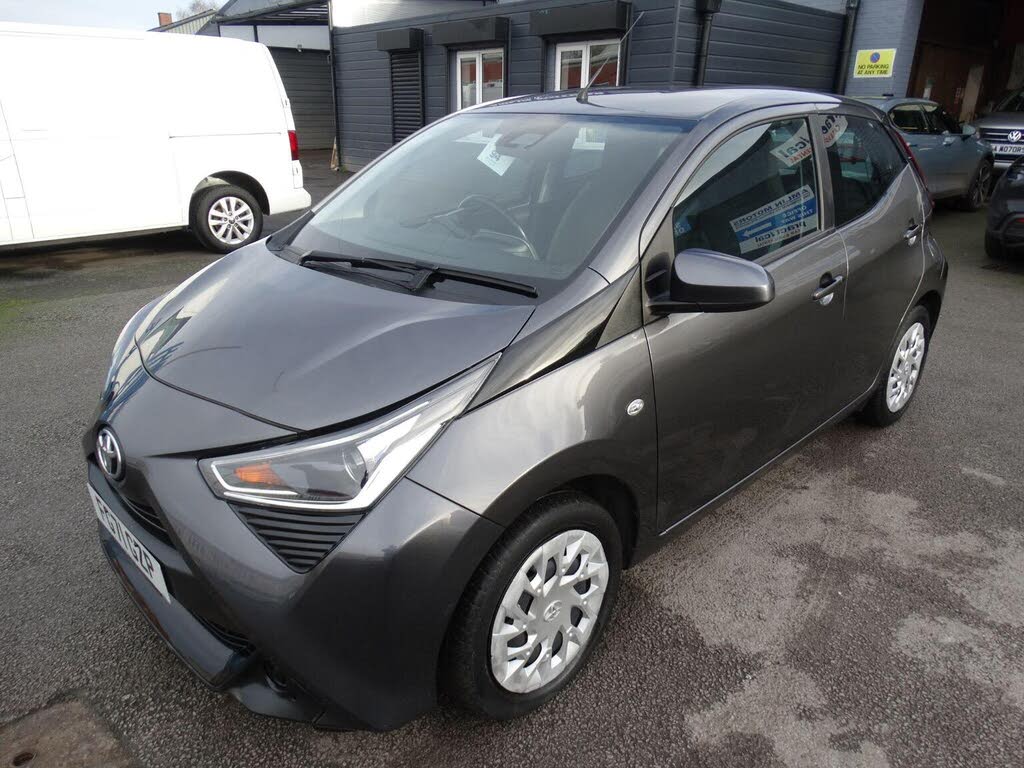 2022 Toyota AYGO 1.0 VVT-i x-play