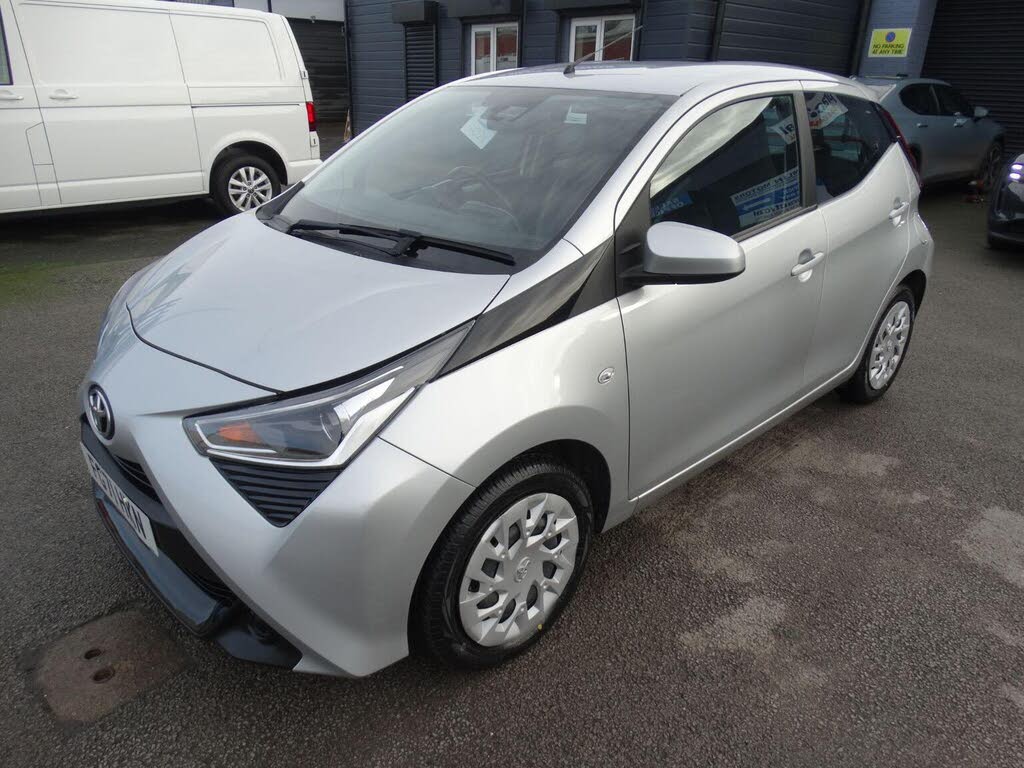 2022 Toyota AYGO 1.0 VVT-i x-play