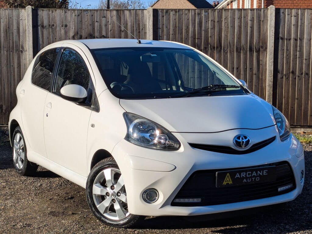 2012 Toyota AYGO 1.0 AYGO Fire 5d