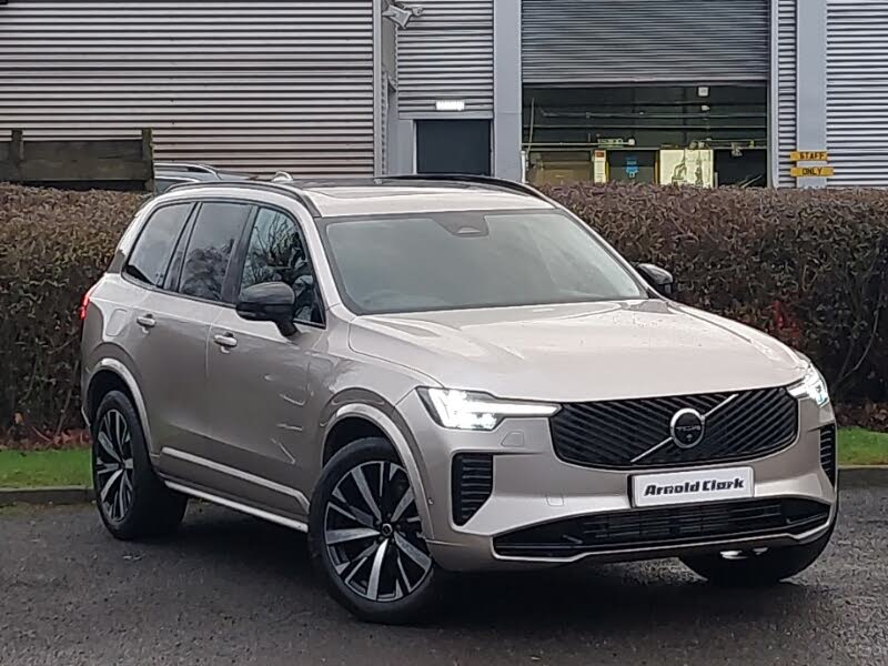 2025 Volvo XC90 2.0 T8 Plus