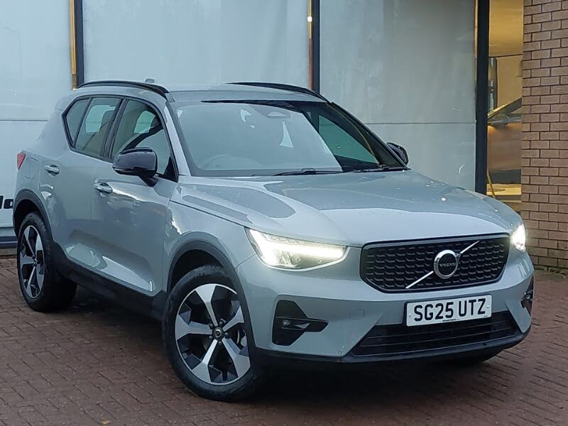 2025 Volvo XC40 2.0 B4 Plus