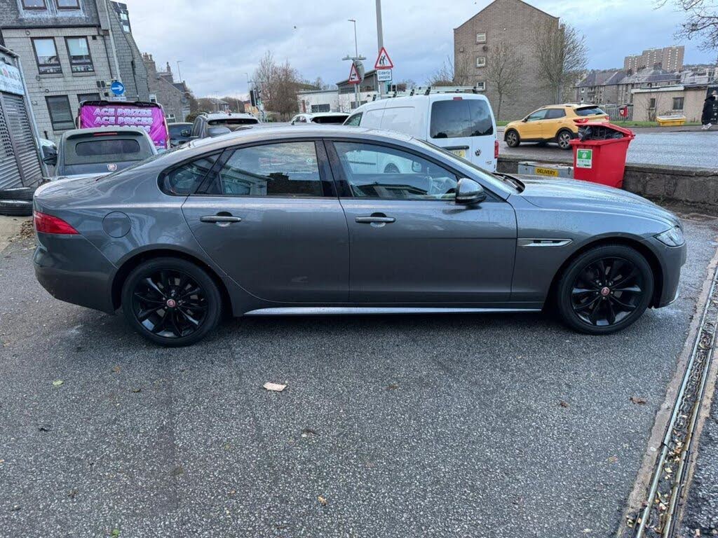 2017 Jaguar XF 2.0TD R-Sport (180ps) Saloon 4d 1999cc Auto