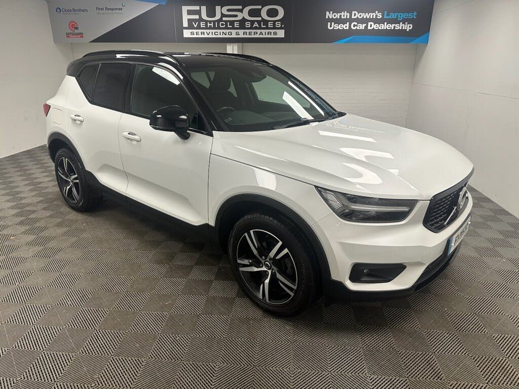 2019 Volvo XC40 1.5 T3 R-Design (163bhp)