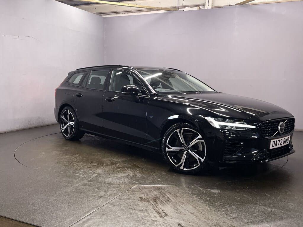 2022 Volvo V60 2.0 T6 Plus (Dark Station Wagon