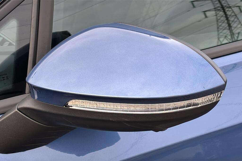 2025 Volkswagen Golf 2.0TDI R-Line Hatchback