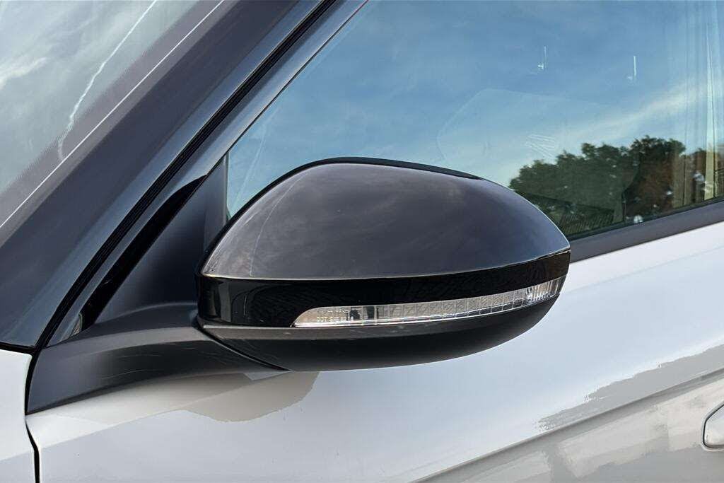 2025 Volkswagen T-Roc 1.5 TSI R-Line Hatchback 5d DSG