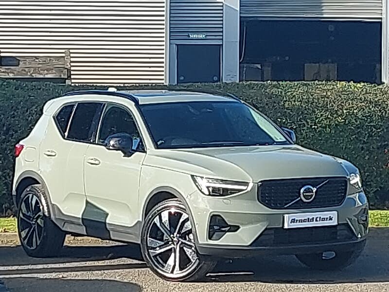 2024 Volvo XC40 2.0 B4 R-Design Pro