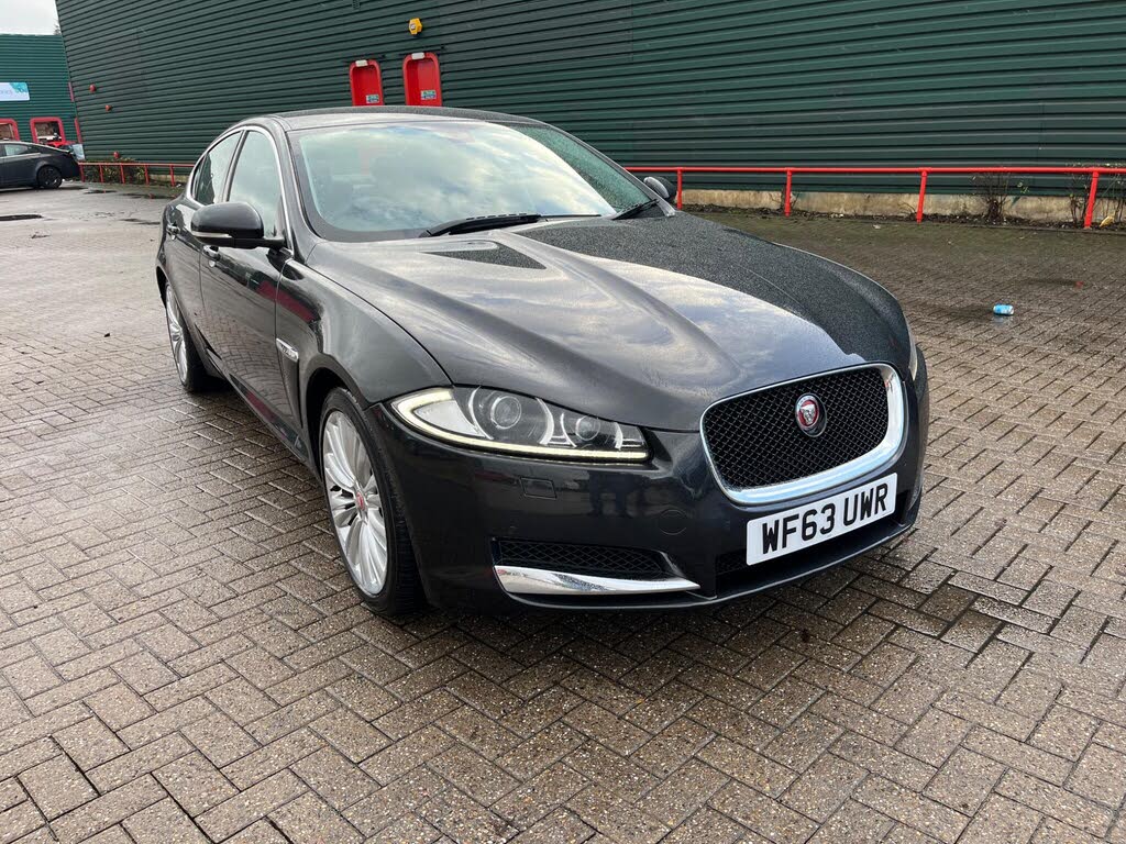 2013 Jaguar XF 3.0TD Premium Luxury (s/s) Saloon 4d Auto