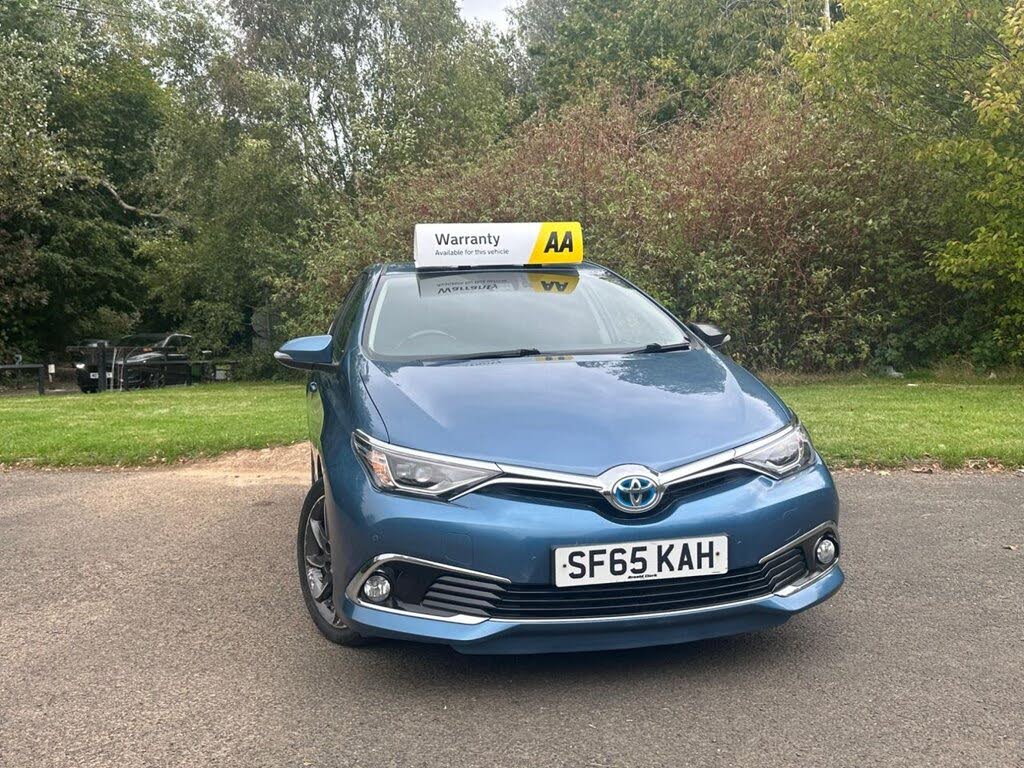 2015 Toyota Auris 1.8 VVT-i HSD Excel (TSS) Hatchback CVT