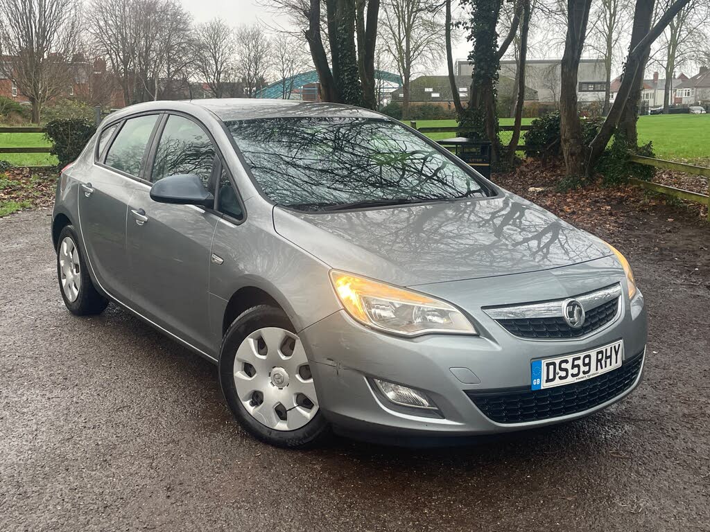 2010 Vauxhall Astra 1.4 Exclusiv (99bhp) Hatchback 5d 1398cc