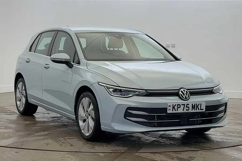 2025 Volkswagen Golf 1.5 TSI eHybrid Style