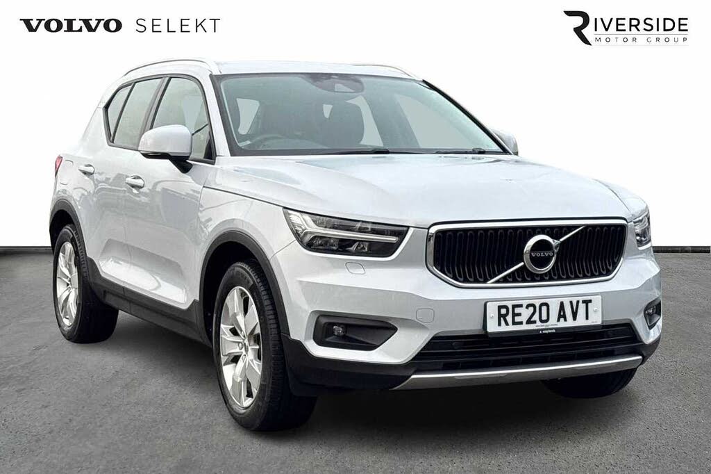2020 Volvo XC40 2.0 T4 Momentum Pro AWD