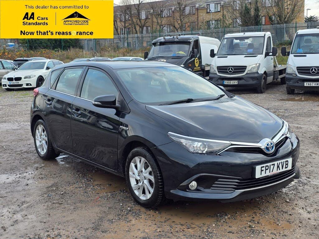 2017 Toyota Auris 1.8 VVT-i HSD Business Edition (TSS) Hatchback