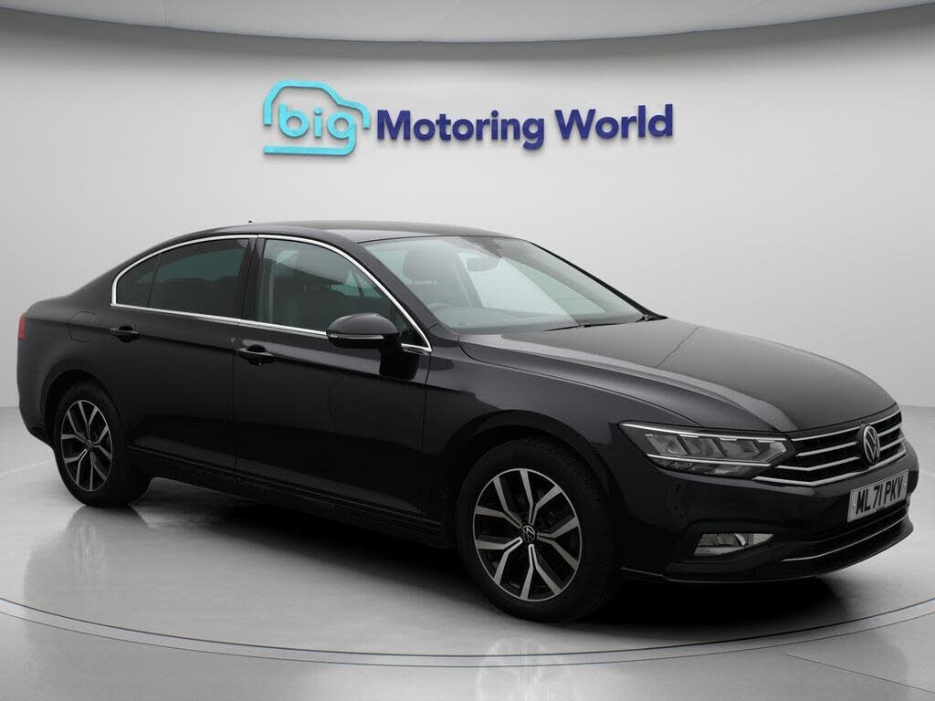 2022 Volkswagen Passat 1.5 TSI SEL Saloon 4d DSG