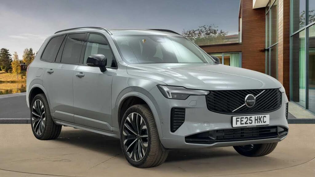 2025 Volvo XC90 2.0 T8 Plus