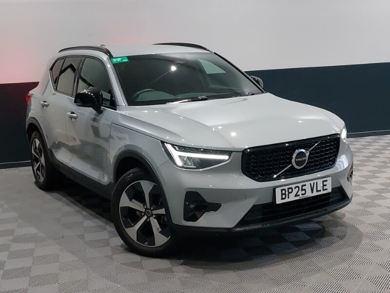 2025 Volvo XC40 2.0 B4 Plus Pro