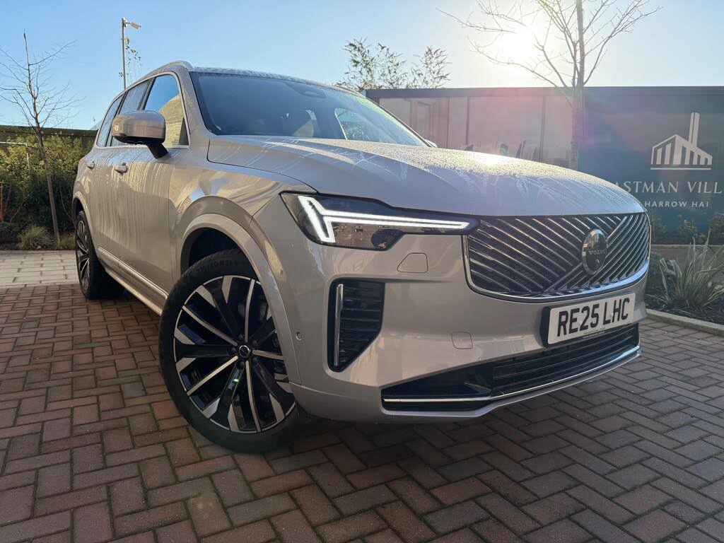 2025 Volvo XC90 2.0 T8 Ultra (Dark