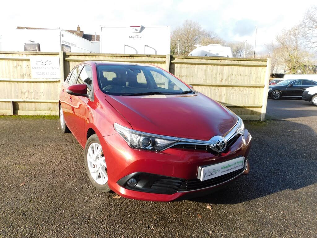 2016 Toyota Auris 1.2T Business Edition (TSS) Hatchback