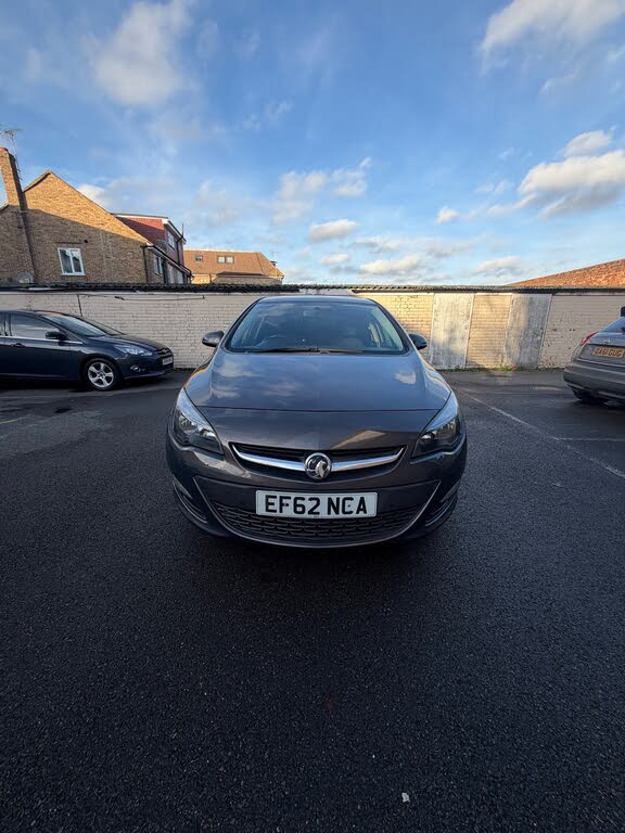 2013 Vauxhall Astra 1.6 Exclusiv Hatchback auto