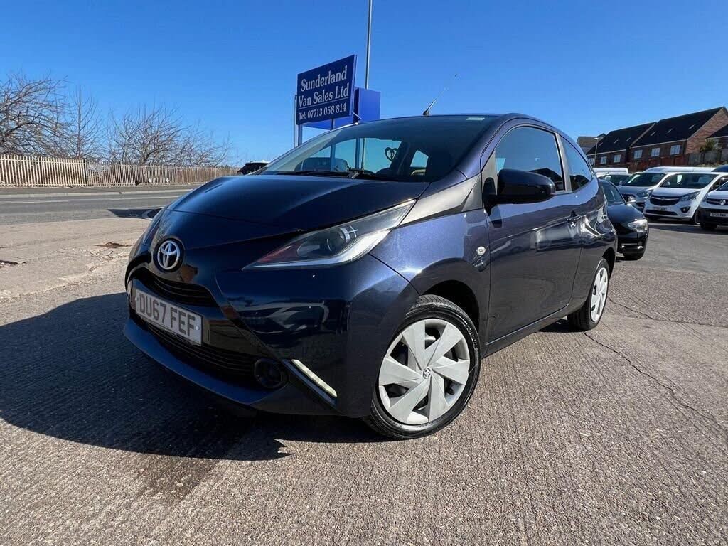 2017 Toyota AYGO 1.0 VVT-i x-play (71bhp) 3d