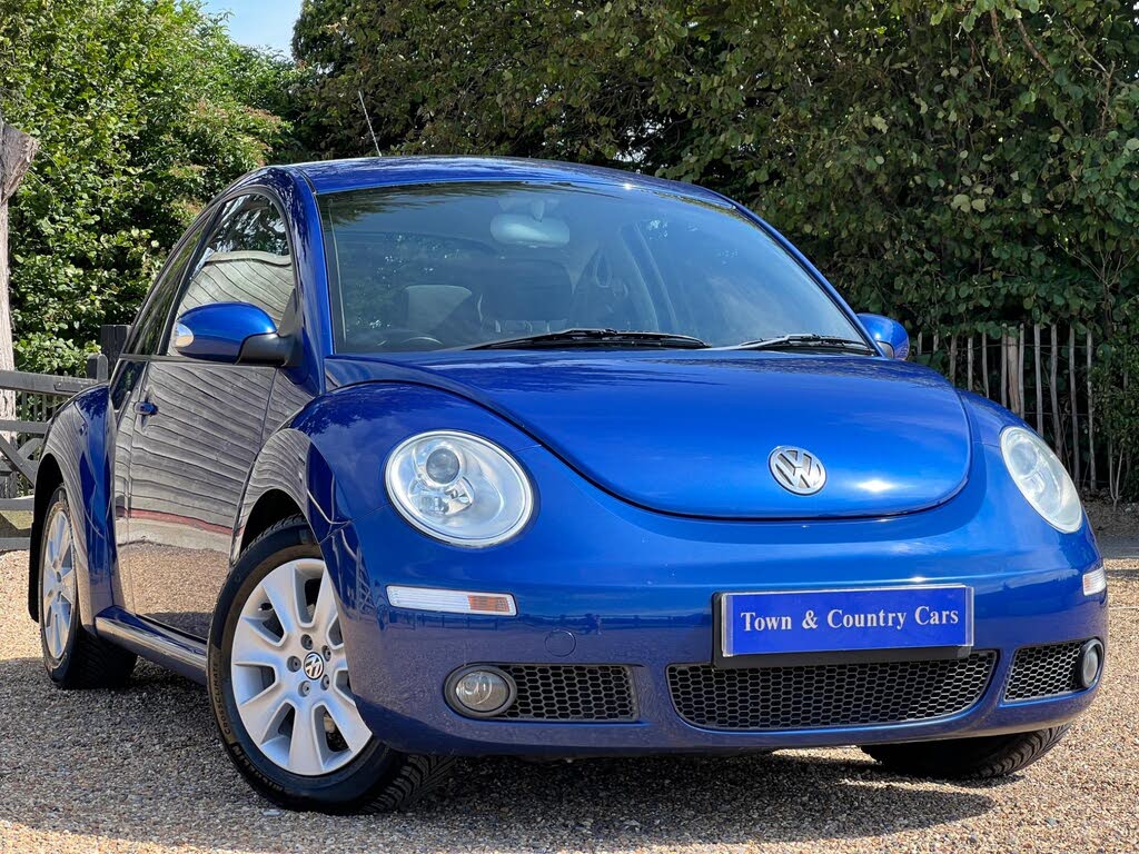 2009 Volkswagen Beetle 2.0 Hatchback 3d