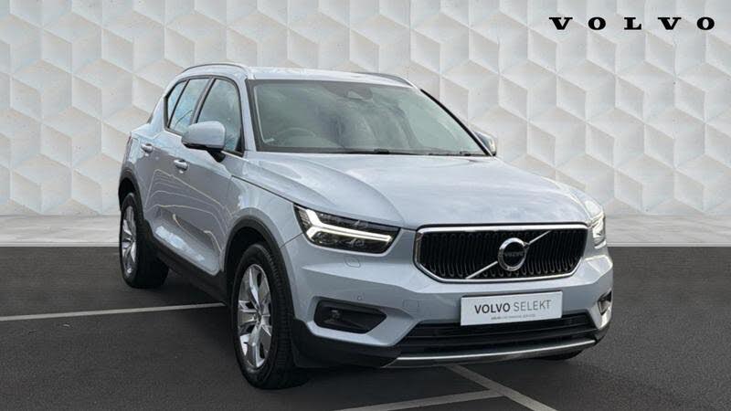 2020 Volvo XC40 2.0 T4 Momentum Pro AWD
