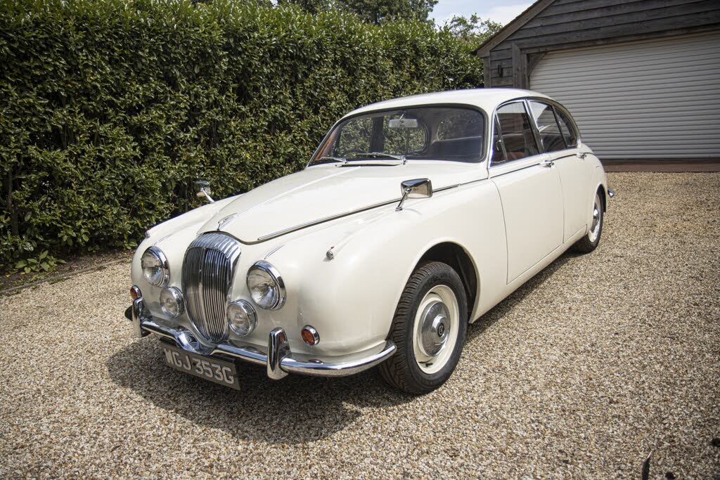 1968 Daimler 250 V8