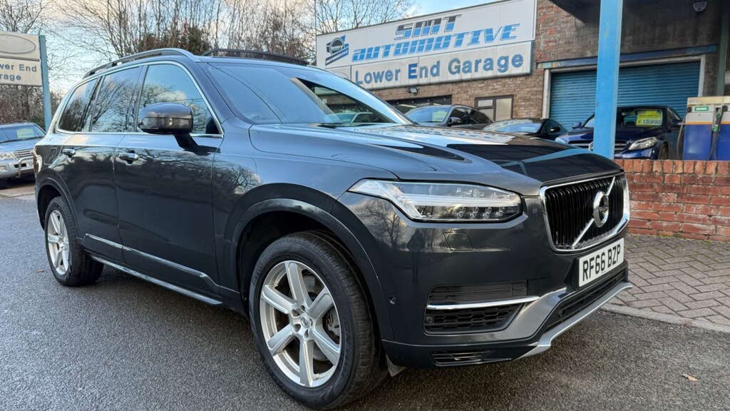 2016 Volvo XC90 2.0 T8 Momentum