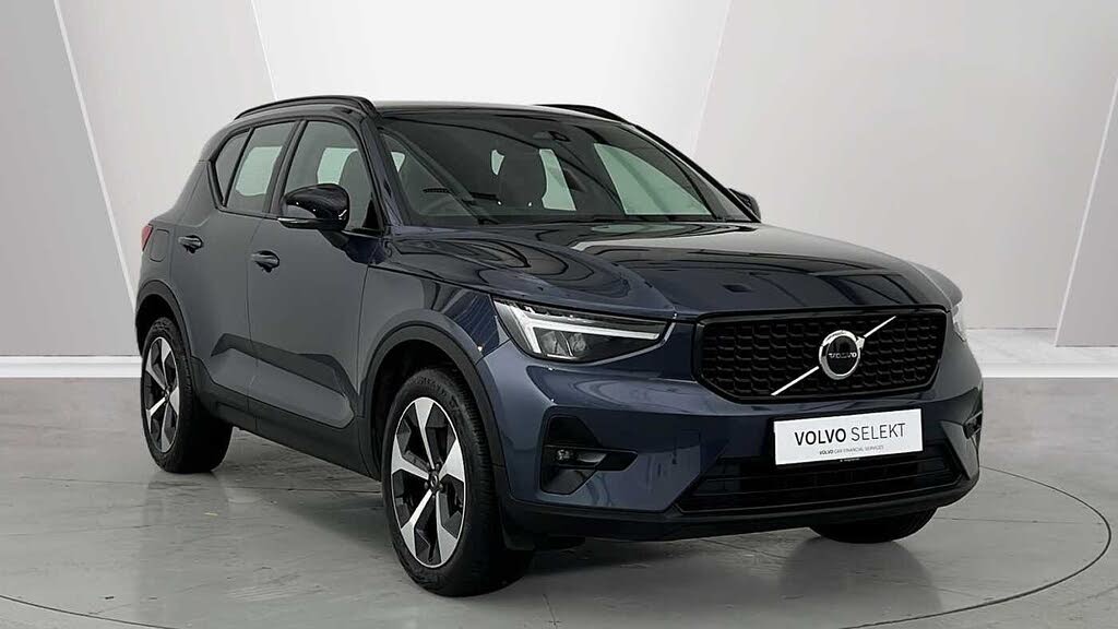 2025 Volvo XC40 2.0 B3 Plus Pro