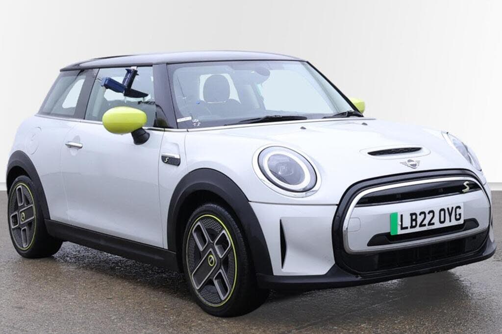 2022 MINI Mini E Cooper S 1)