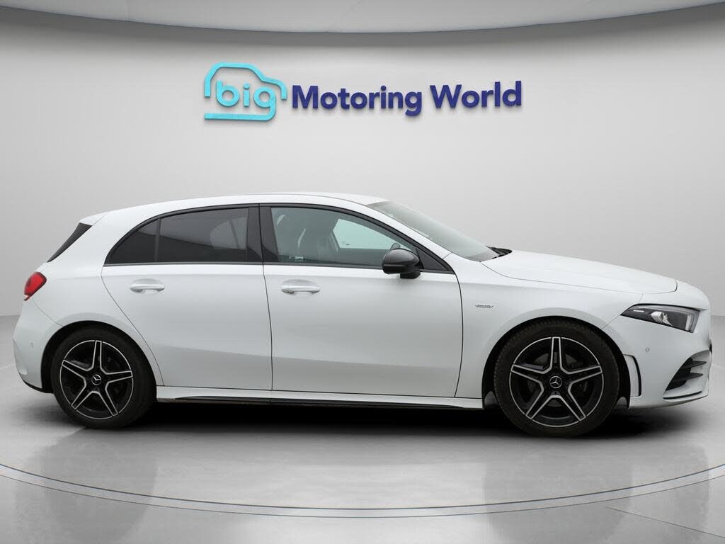 2022 Mercedes-Benz A-Class 1.3 A180 AMG Line Executive Edition Hatchback 5d 7G-DCT