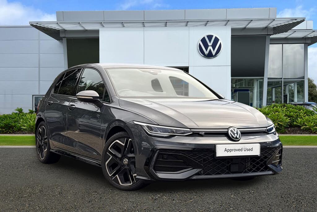 2025 Volkswagen Golf 1.5 TSI R-Line Hatchback