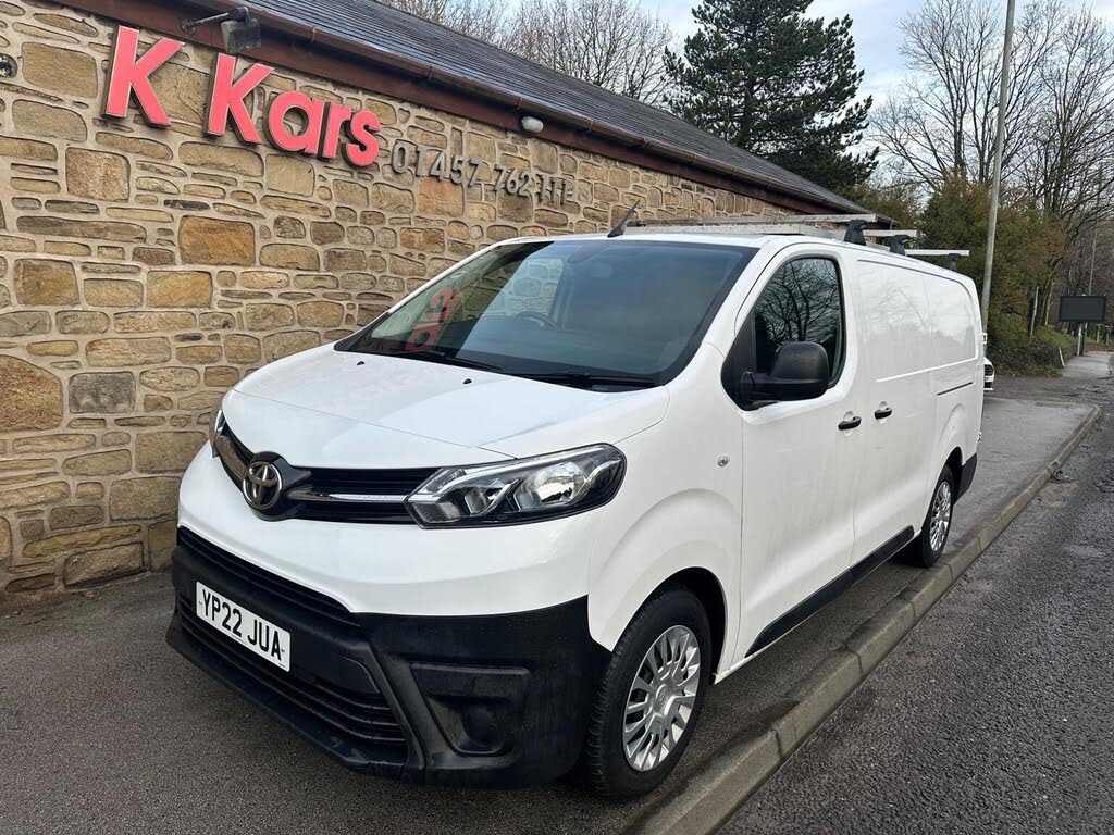 2022 Toyota PROACE 2.0D Icon Medium (Premium Pack) Panel