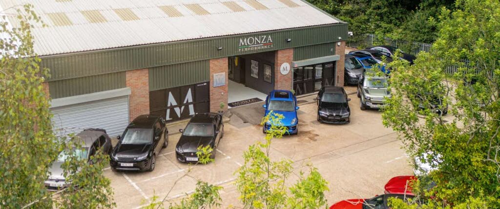 2025 Land Rover 90 Defender 3.0 D350 Hard Top X-Dynamic HSE 90