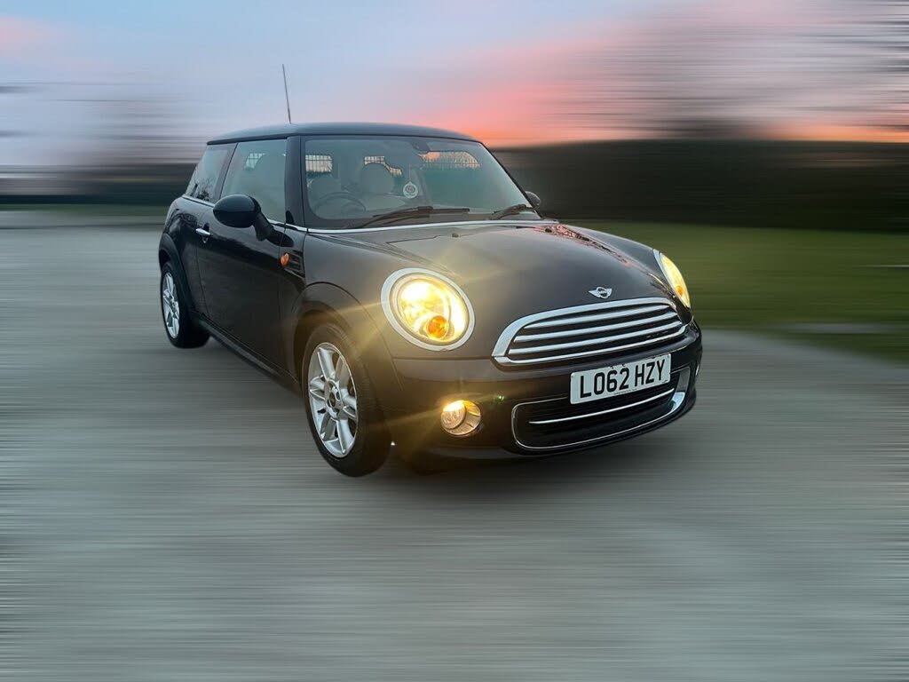 2012 MINI Mini 1.6 Cooper (122bhp) (Sport Chili) Hatchback 3d Auto