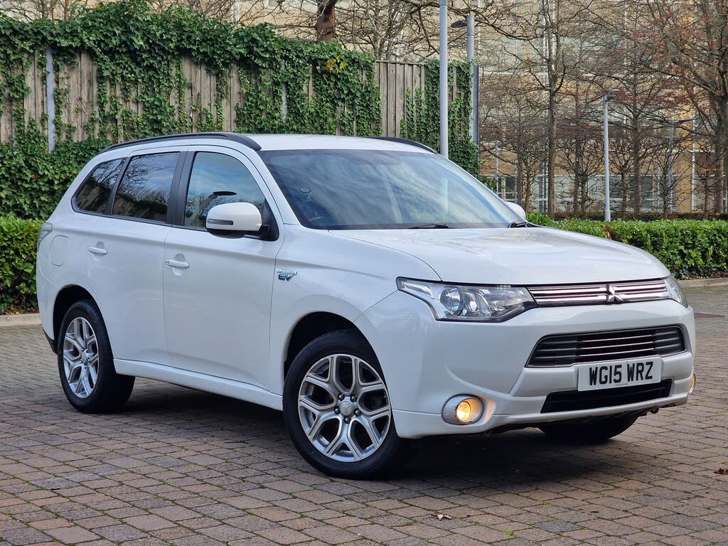 2015 Mitsubishi Outlander 2.0 GX3h PHEV (5st)