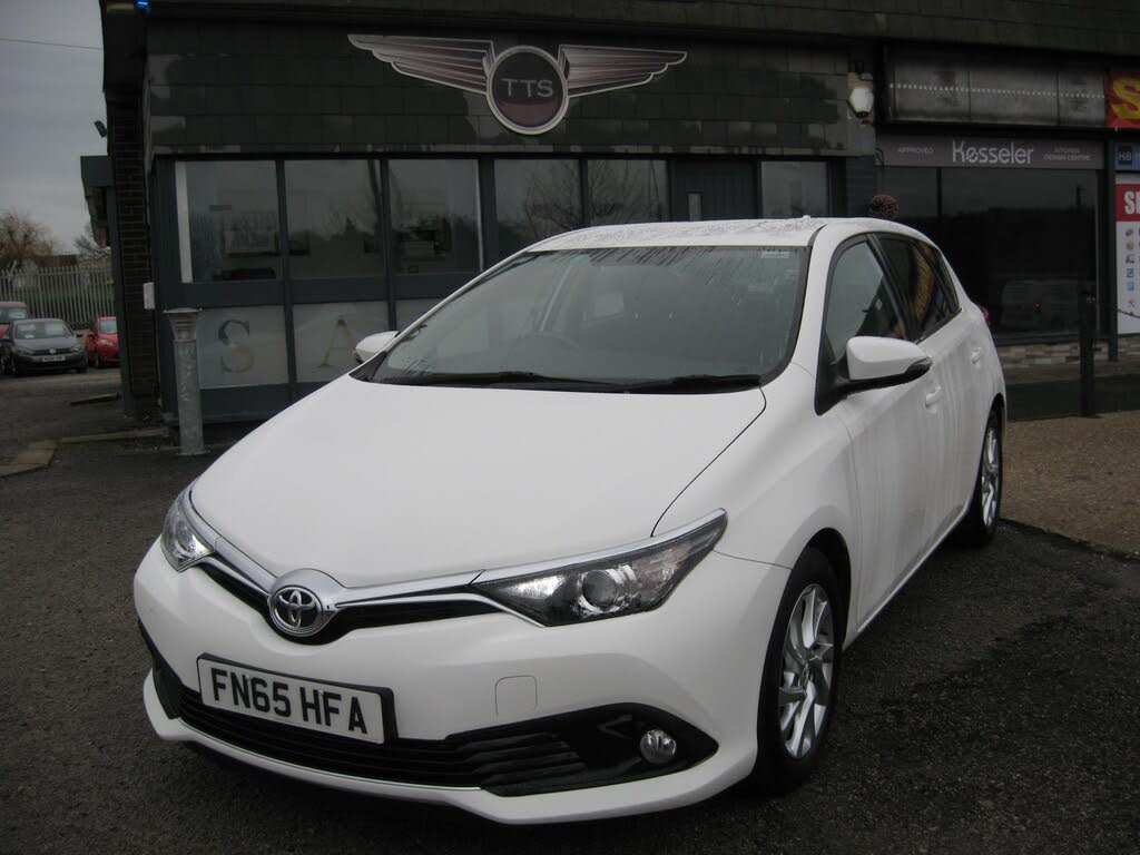 2015 Toyota Auris 1.6D Business Edition Hatchback