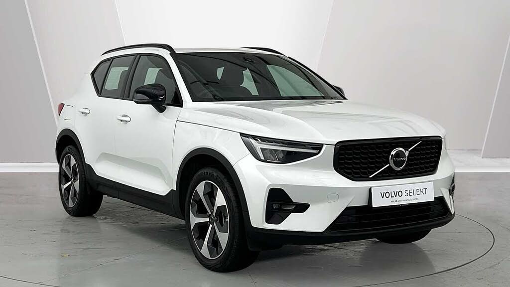 2025 Volvo XC40 2.0 B3 Plus Pro