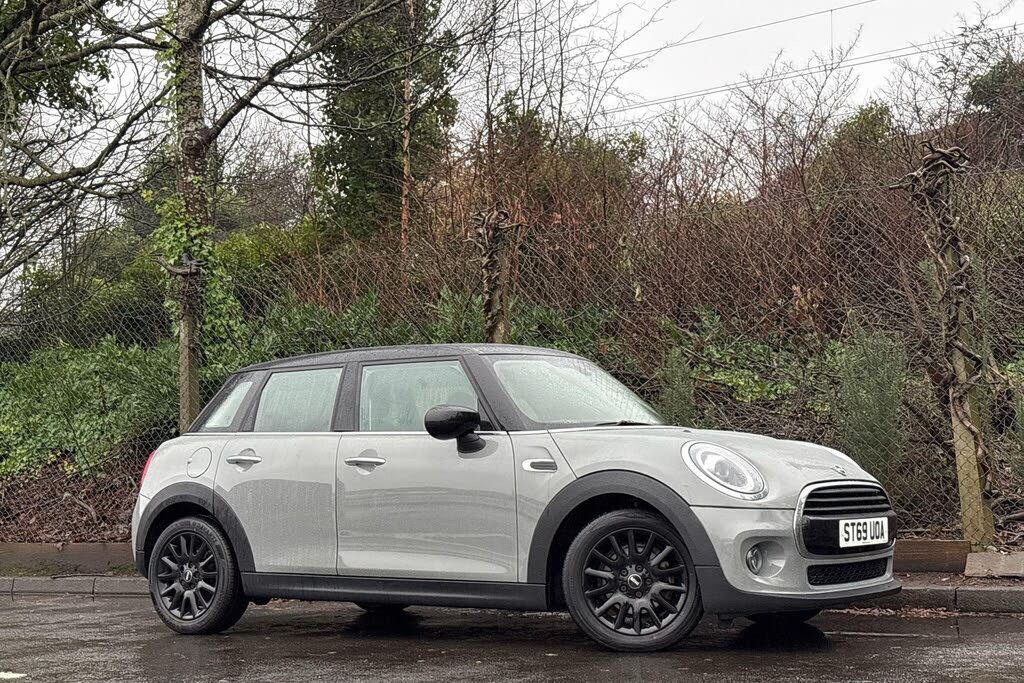 2019 MINI Mini 1.5 Cooper Classic Hatchback 5d